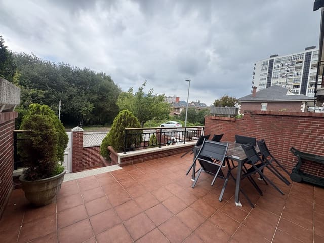 3 Zimmer Ferienvilla in Laredo mit Garage - 1.500 € (Ref: 9474424)