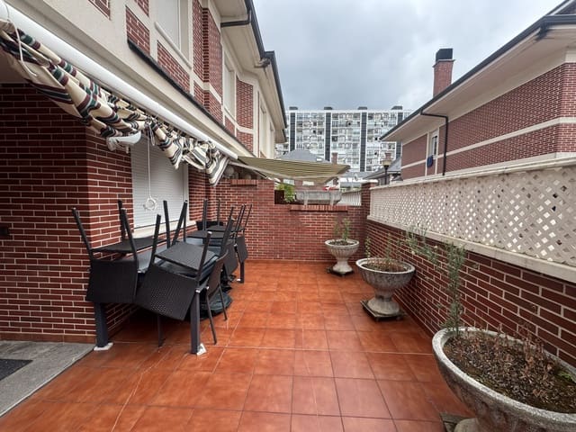 3 Zimmer Ferienvilla in Laredo mit Garage - 1.500 € (Ref: 9474424)