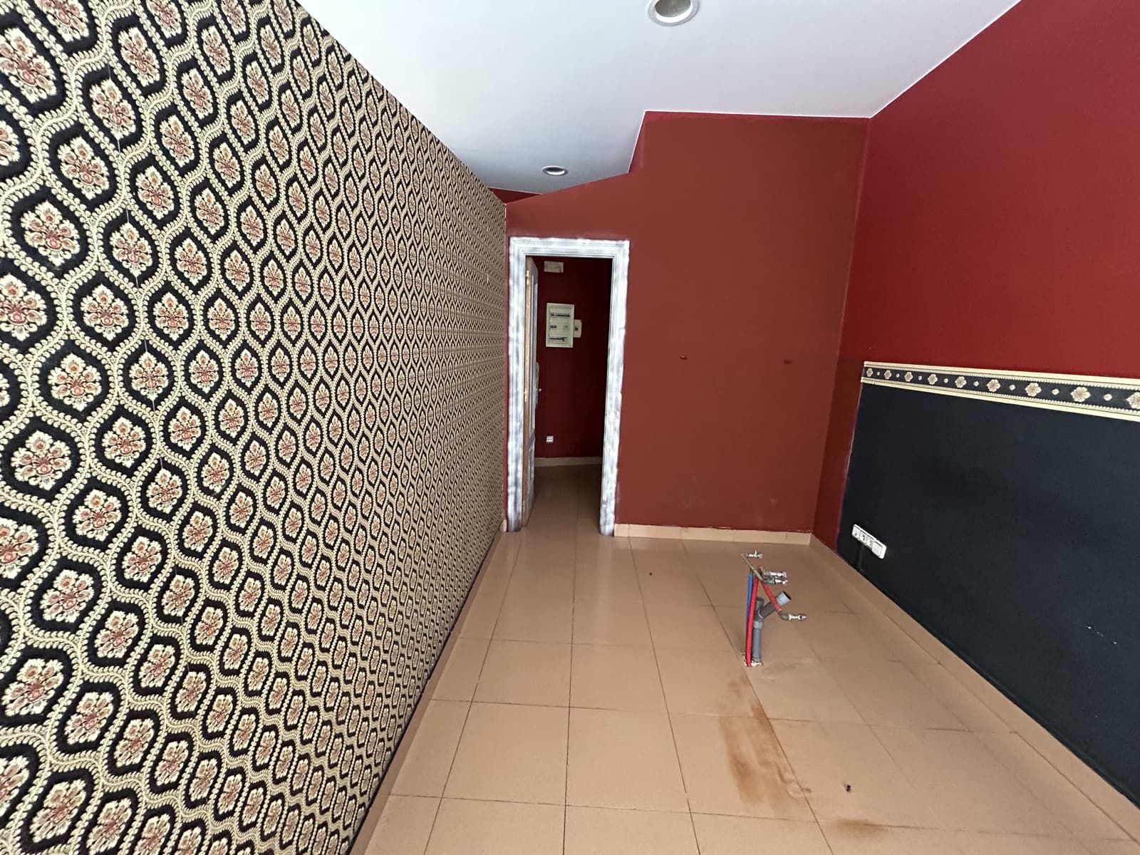 Commercial for rent in Laredo - € 550 (Ref: 9474425)