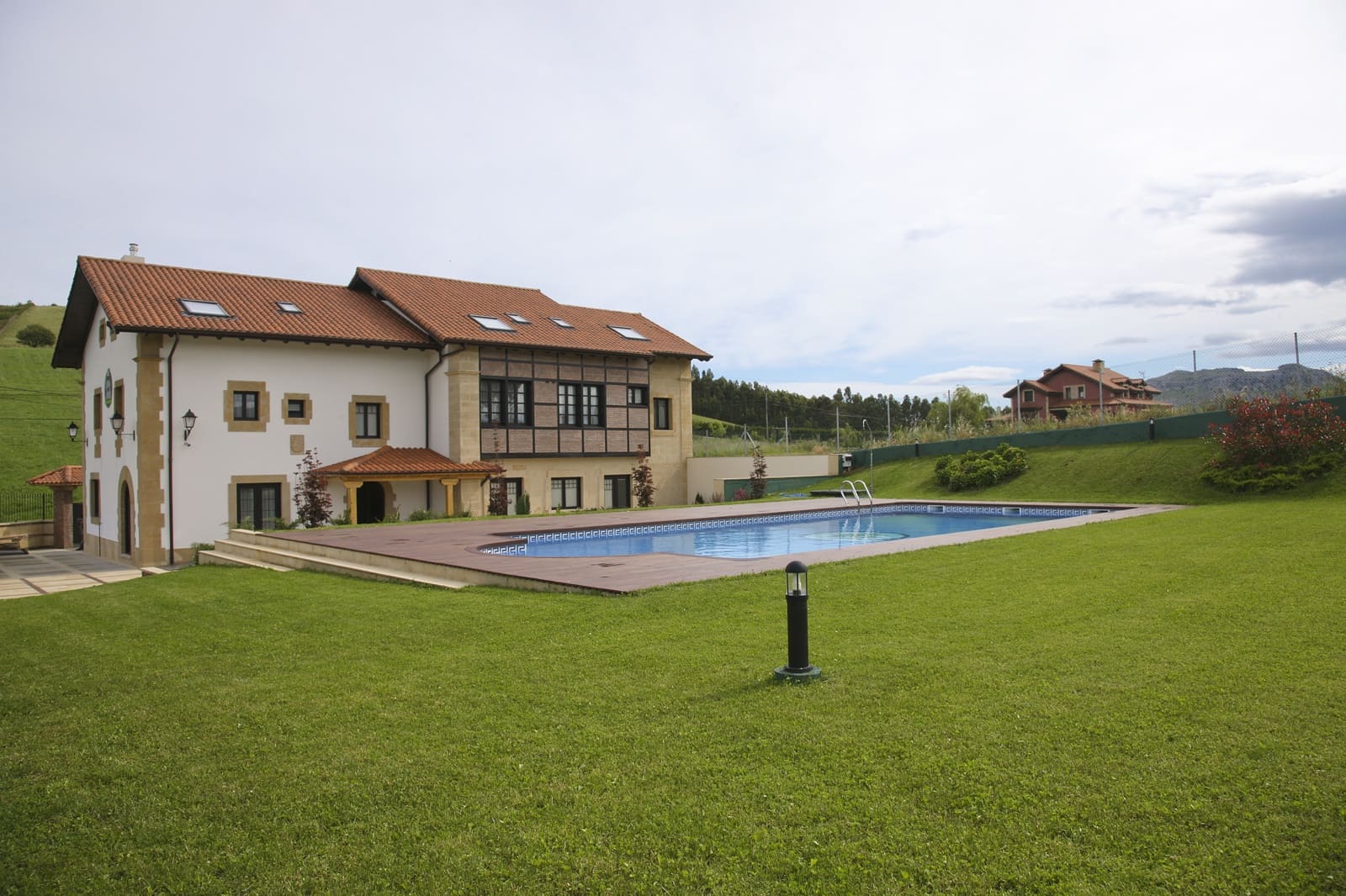 21 sovrum Hotell till salu i Laredo med pool garage - 2 000 000 € (Ref: 9981672)