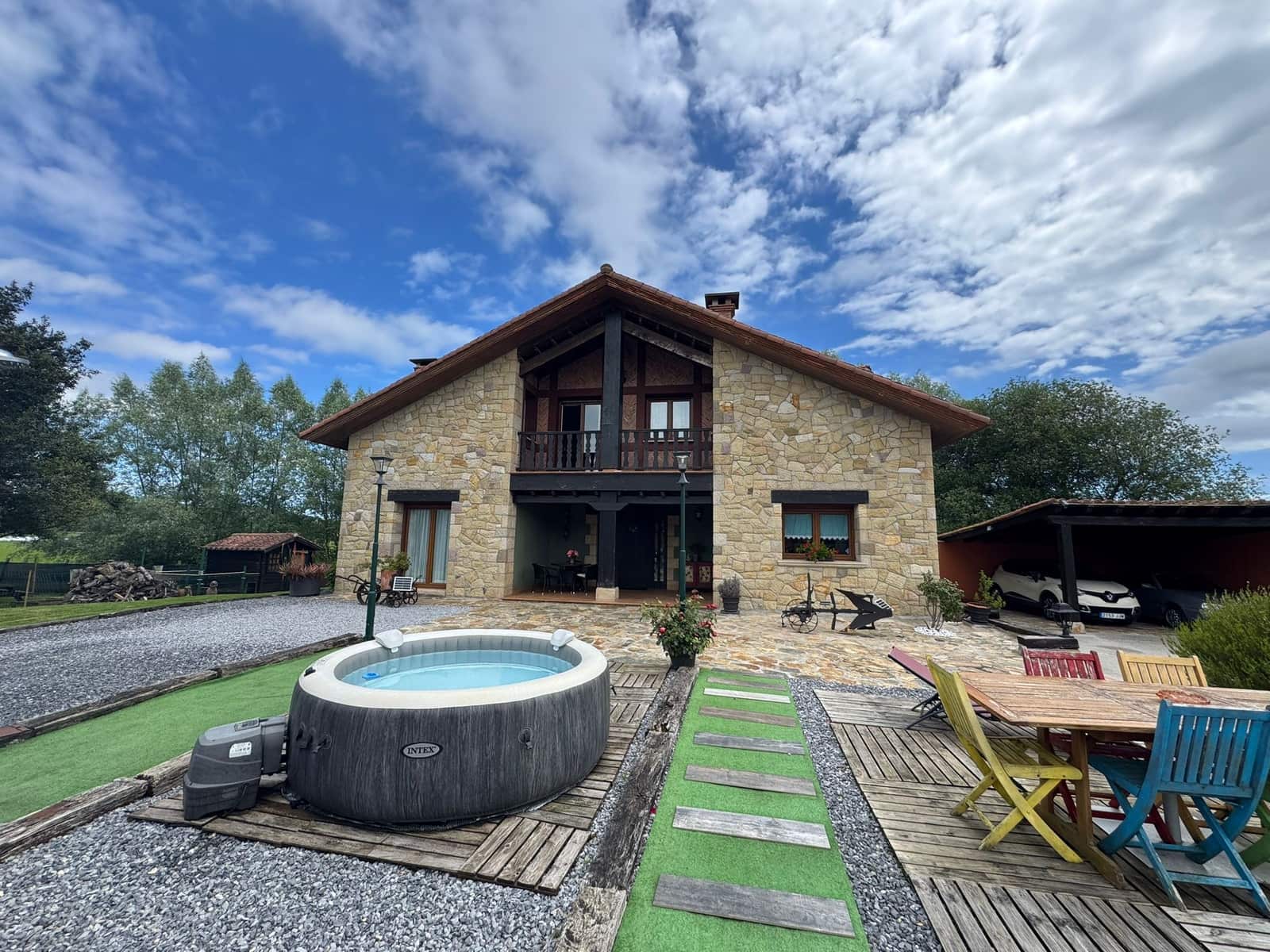 Chalet en Bárcena de Cicero en venta con garaje - 670.000 € (Ref: 9985749)