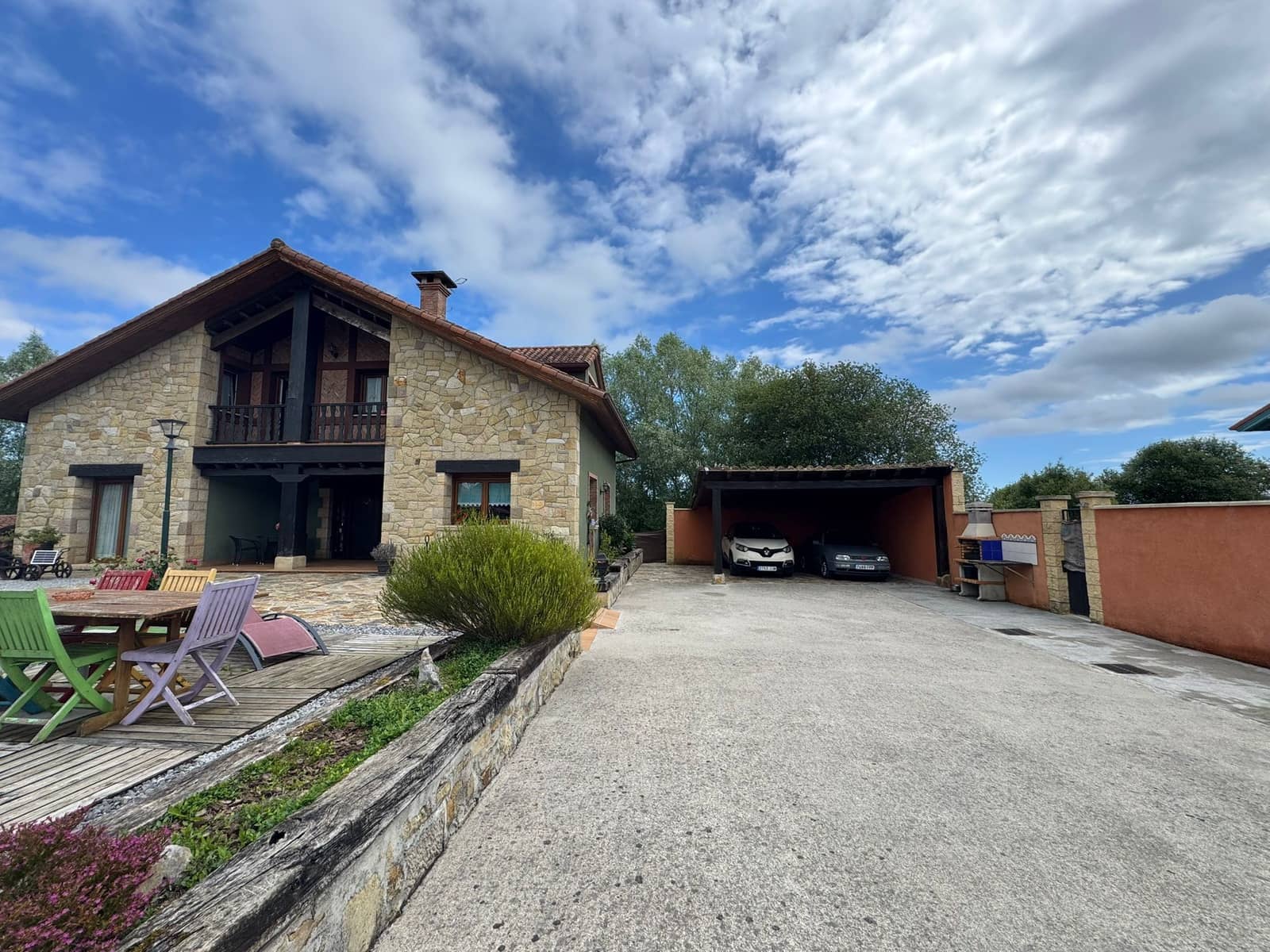 Chalet en Bárcena de Cicero en venta con garaje - 670.000 € (Ref: 9985749)