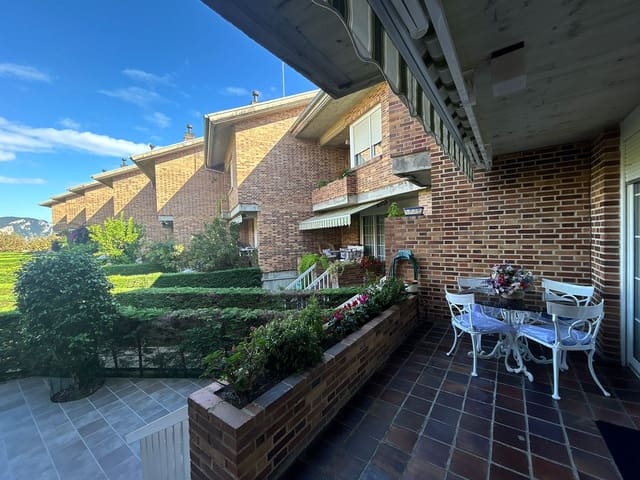 5 sovrum Radhus till salu i Laredo med garage - 750 000 € (Ref: 9986074)