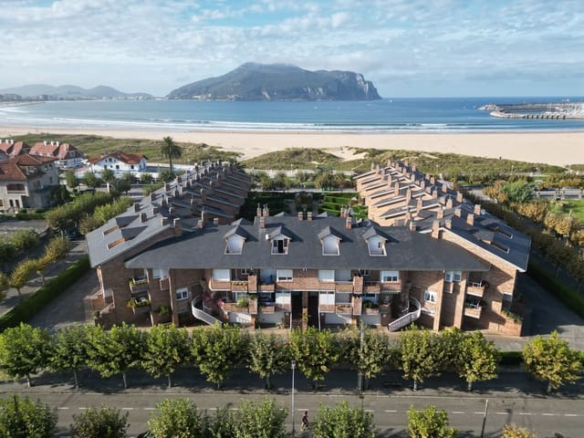 5 sovrum Radhus till salu i Laredo med garage - 750 000 € (Ref: 9986074)