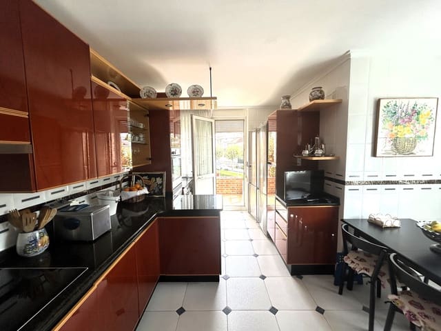 5 sovrum Radhus till salu i Laredo med garage - 750 000 € (Ref: 9986074)