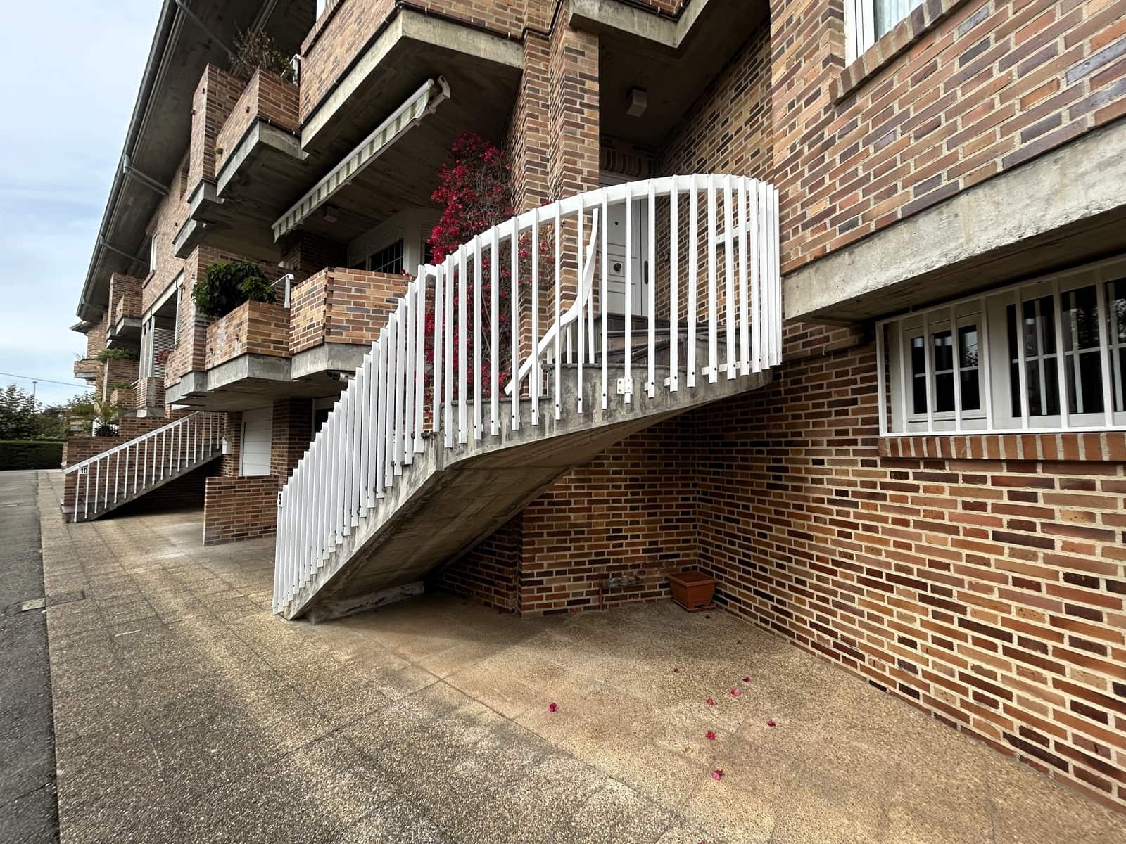 5 camera da letto Villetta a Schiera in vendita in Laredo con garage - 750.000 € (Rif: 9986074)
