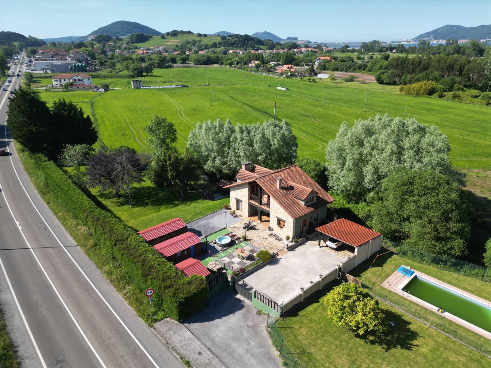 4 sypialnia Willa na sprzedaż w Barcena de Cicero z garażem - 679 000 € (Ref: 9987241)