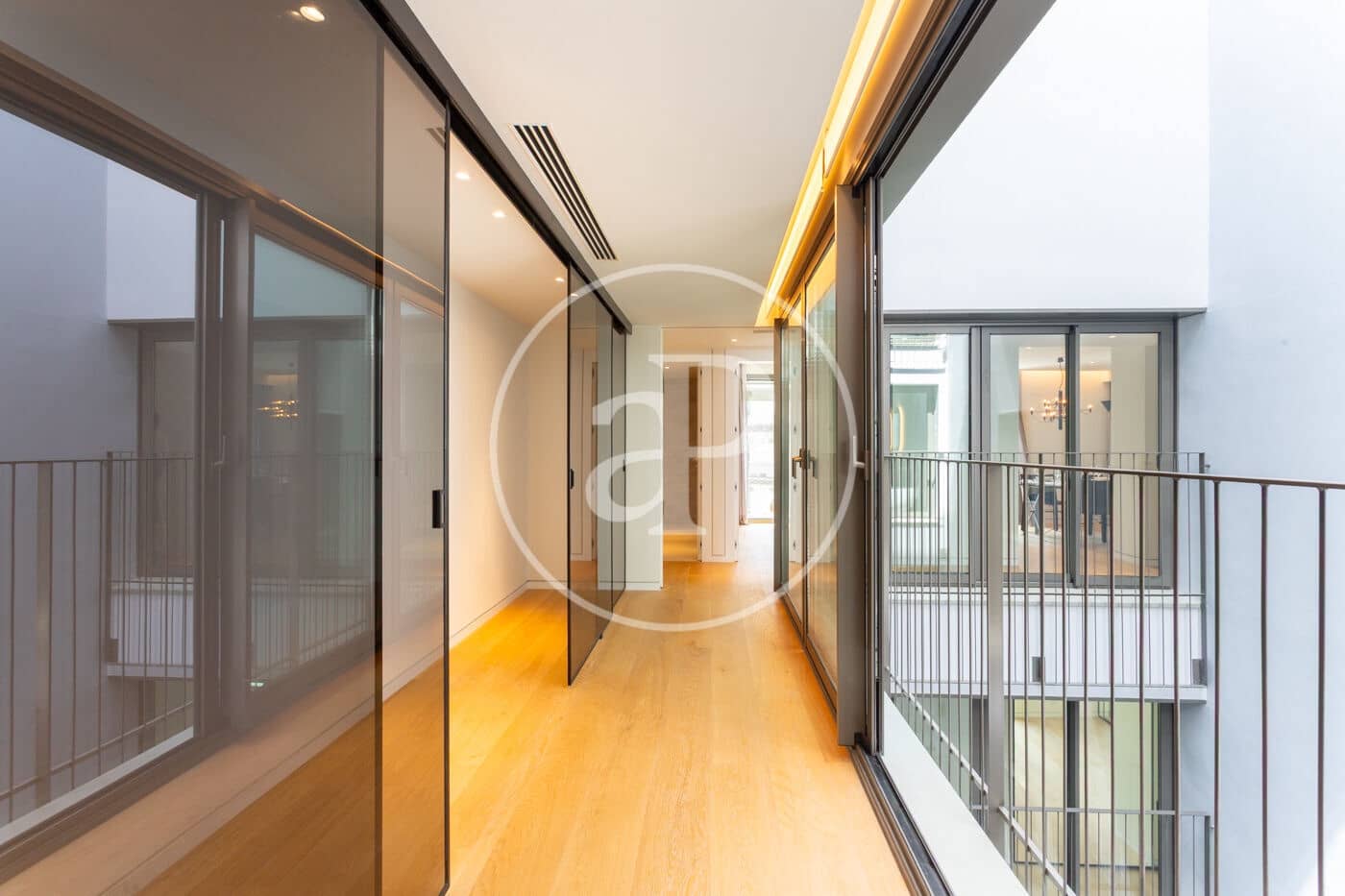 Leilighet til salgs i Barcelona by med svømmebasseng garasje - € 2 700 000 (Ref: 10004193)