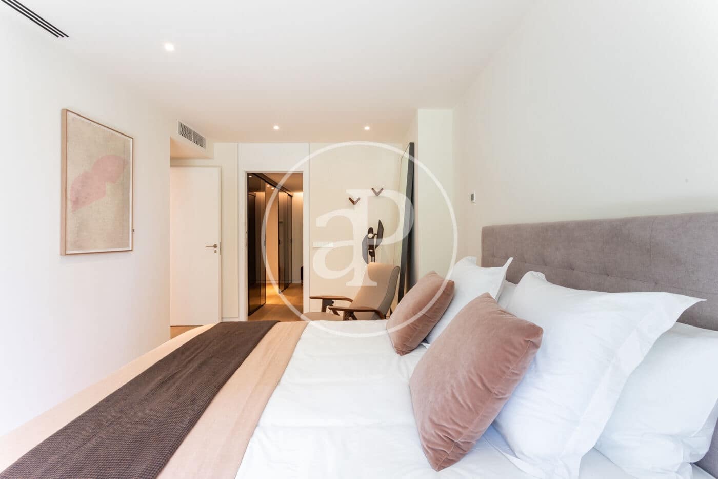 Leilighet til salgs i Barcelona by med svømmebasseng garasje - € 2 880 000 (Ref: 10004197)
