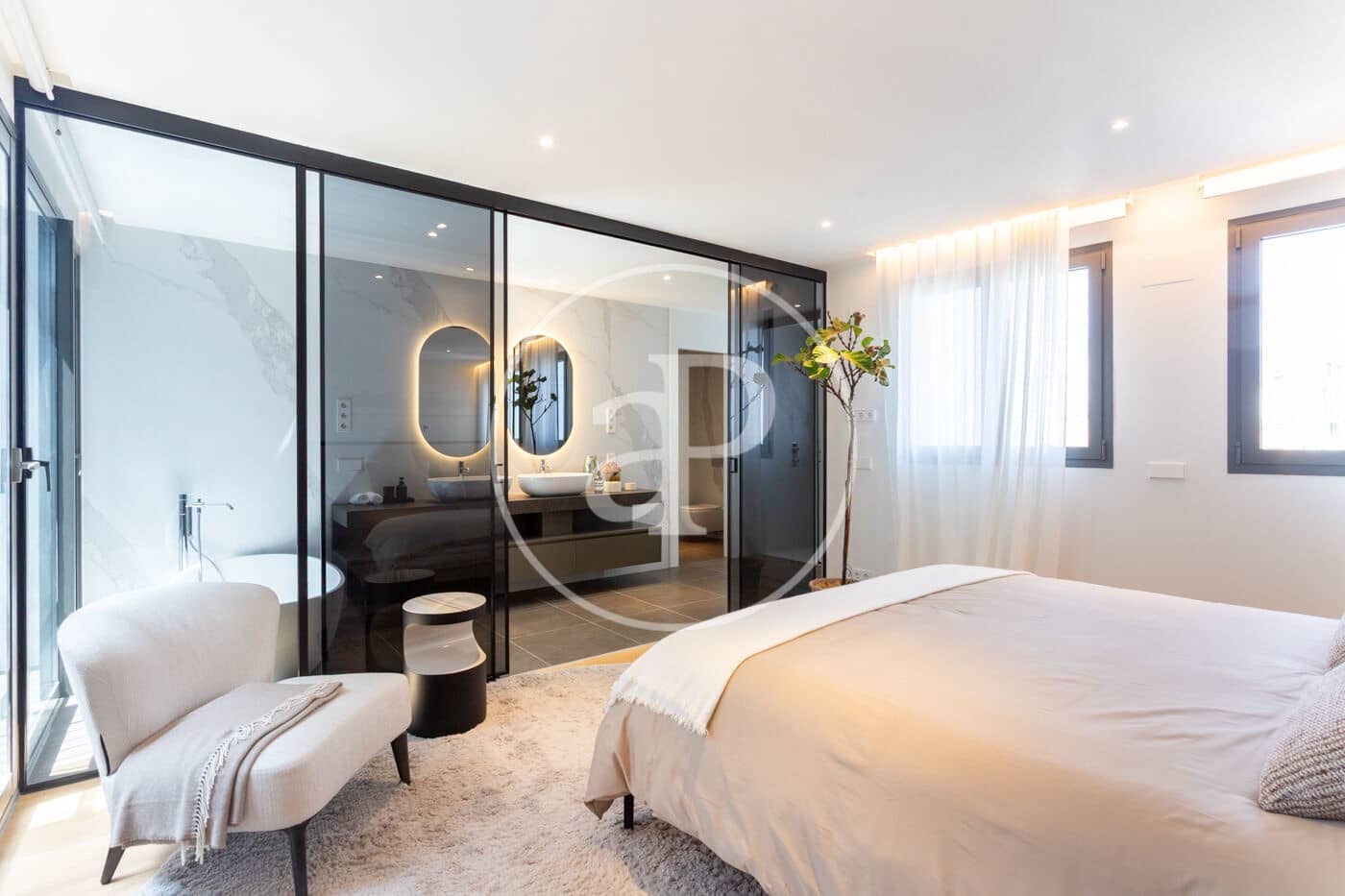 Leilighet til salgs i Barcelona by med svømmebasseng garasje - € 2 880 000 (Ref: 10004197)