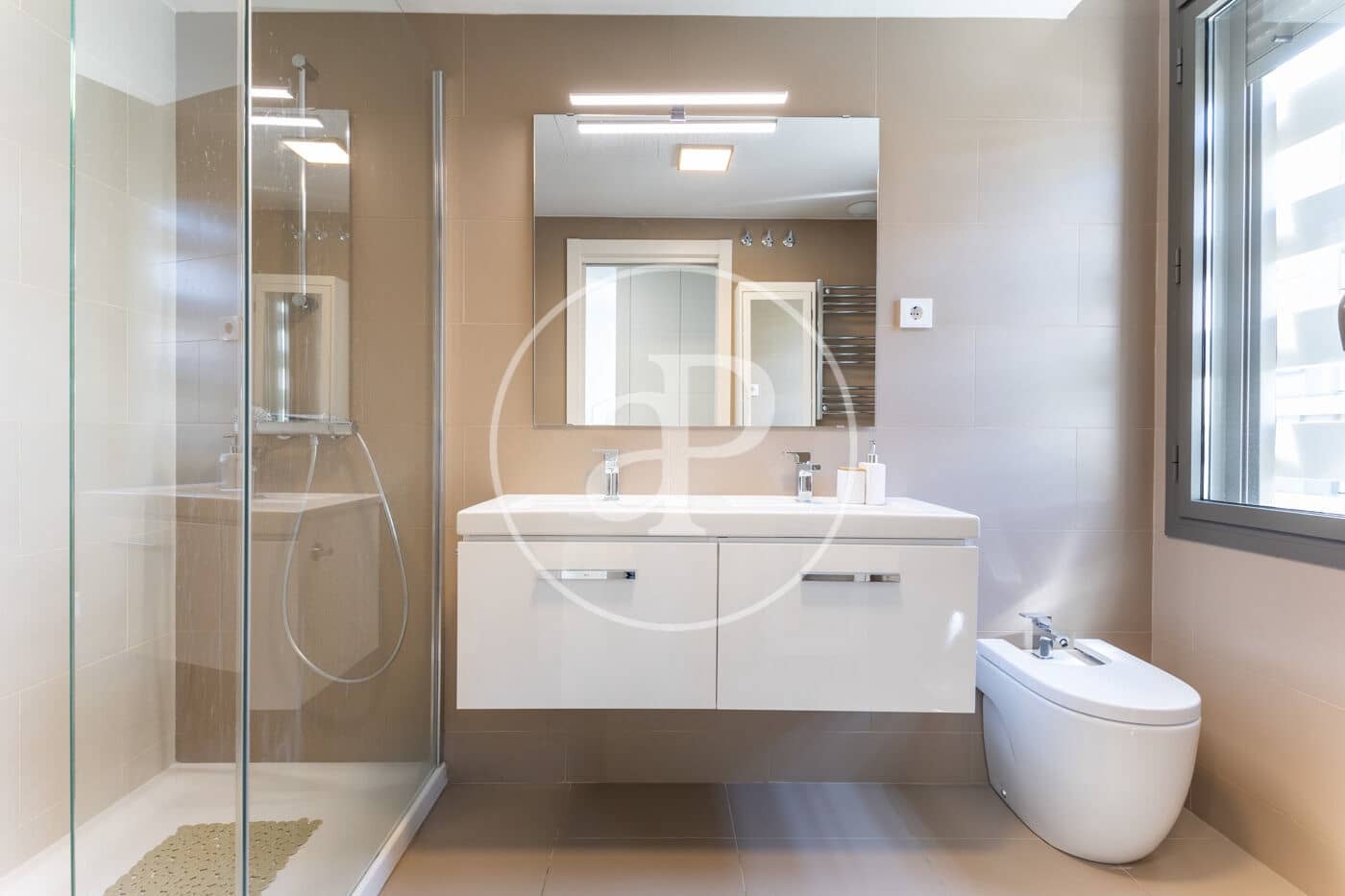 3 makuuhuone Huoneisto myytävänä paikassa Sant Cugat del Valles mukana uima-altaan 
autotalli - 650 000 € (Ref: 10009115)