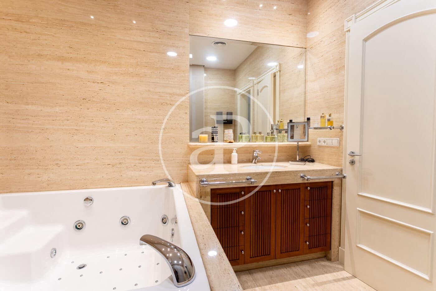 3 bedroom Apartment for rent in Barcelona city with garage - € 7,835 (Ref: 10011485)