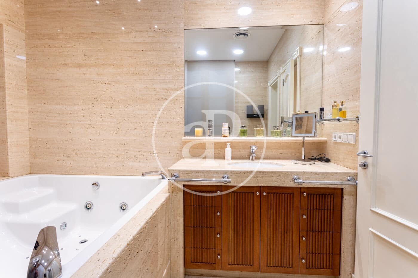3 bedroom Apartment for rent in Barcelona city with garage - € 7,835 (Ref: 10011485)