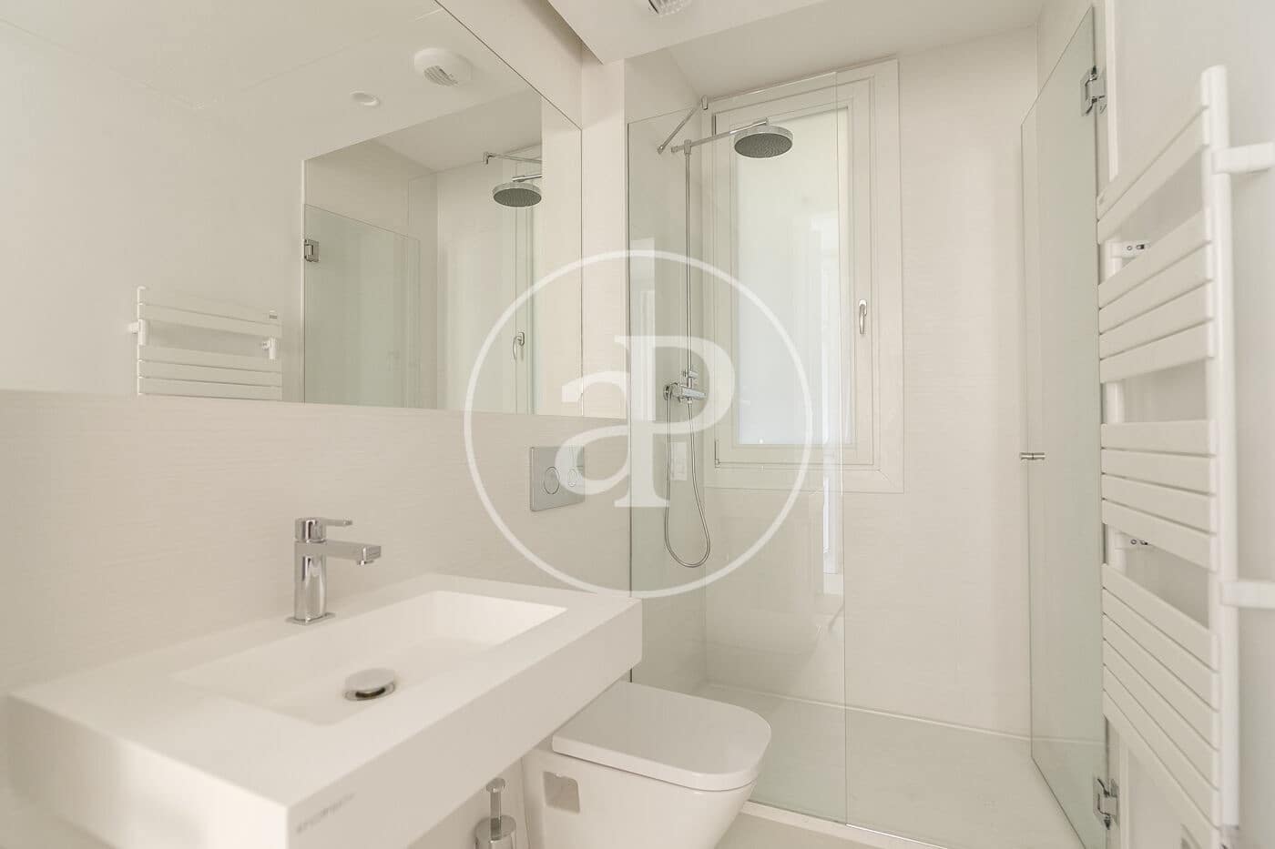 Apartamento de 2 habitaciones en Barcelona ciudad en alquiler - 2.990 € (Ref: 10011488)