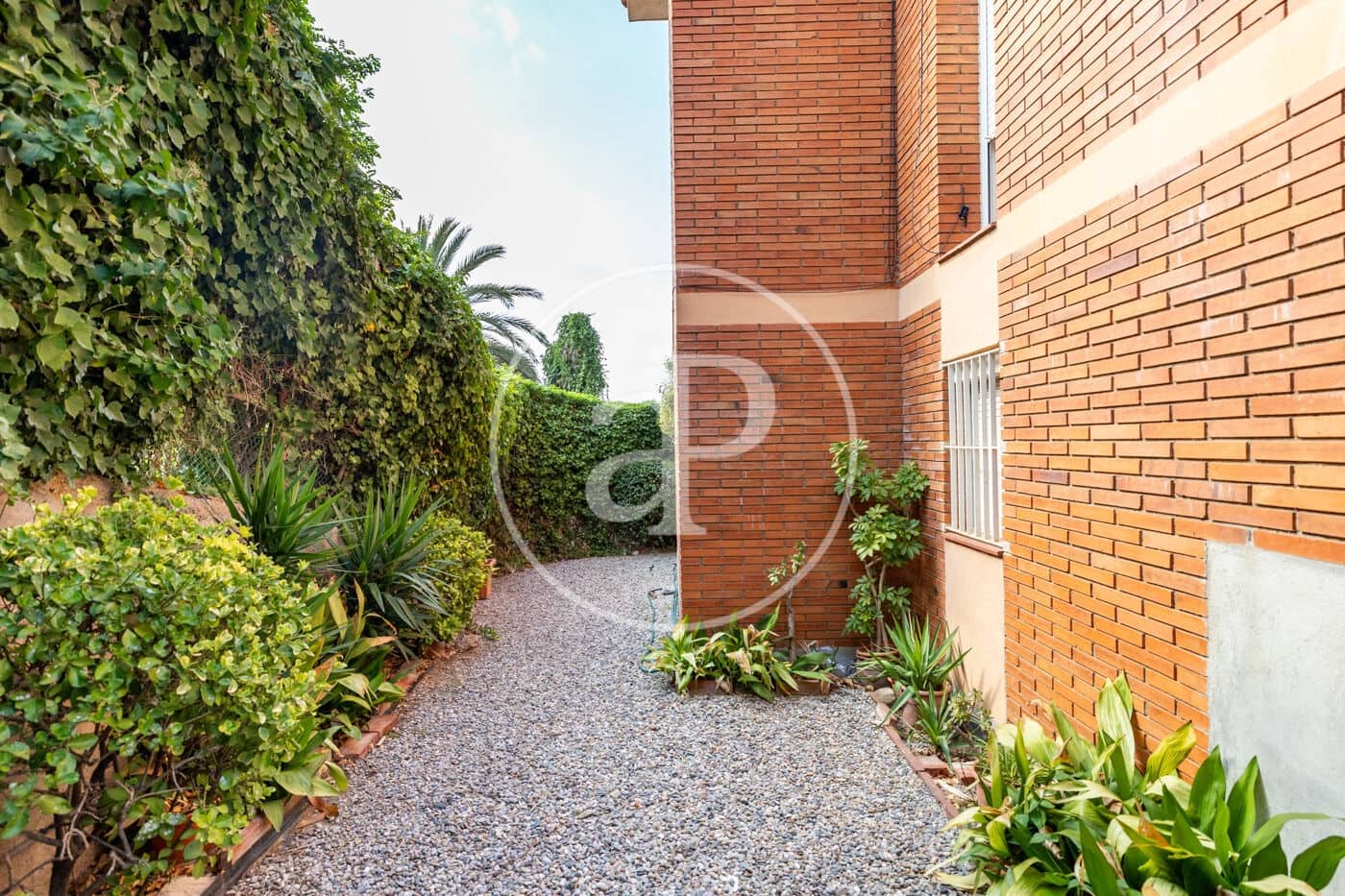 3 bedroom Apartment for sale in Sant Just Desvern with garage - € 365,000 (Ref: 10017543)
