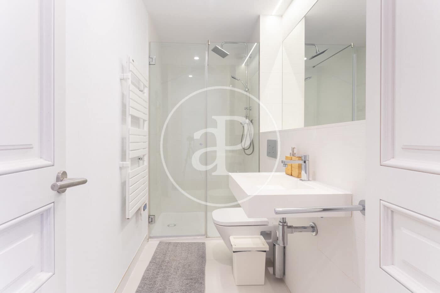 Apartamento de 2 habitaciones en Barcelona ciudad en alquiler - 3.350 € (Ref: 10020949)