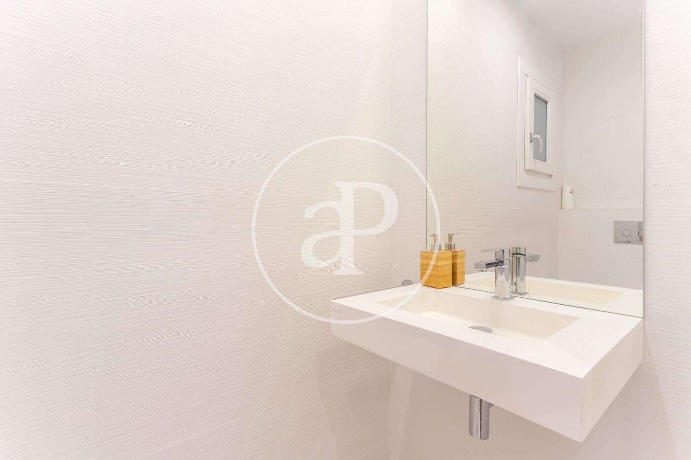 Apartamento de 2 habitaciones en Barcelona ciudad en alquiler - 3.350 € (Ref: 10020949)