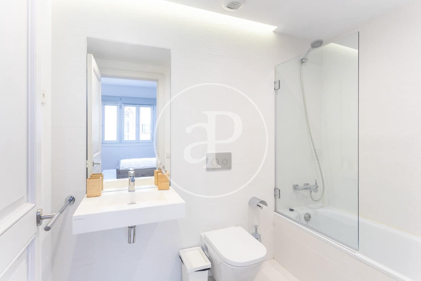 Apartamento de 2 habitaciones en Barcelona ciudad en alquiler - 3.350 € (Ref: 10020949)