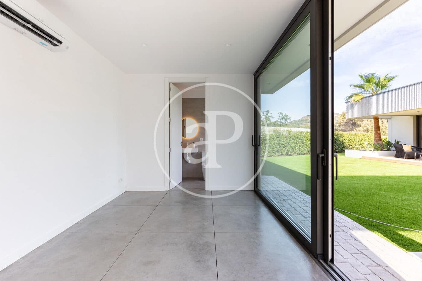 5 bedroom Villa for sale in Matadepera with pool garage - € 1,585,000 (Ref: 10024169)