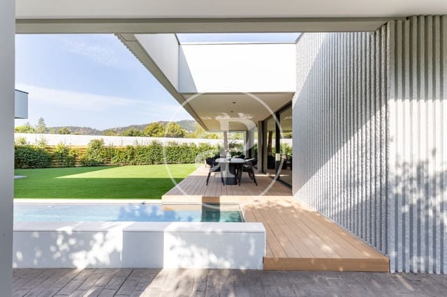 5 bedroom Villa for sale in Matadepera with pool garage - € 1,585,000 (Ref: 10024169)