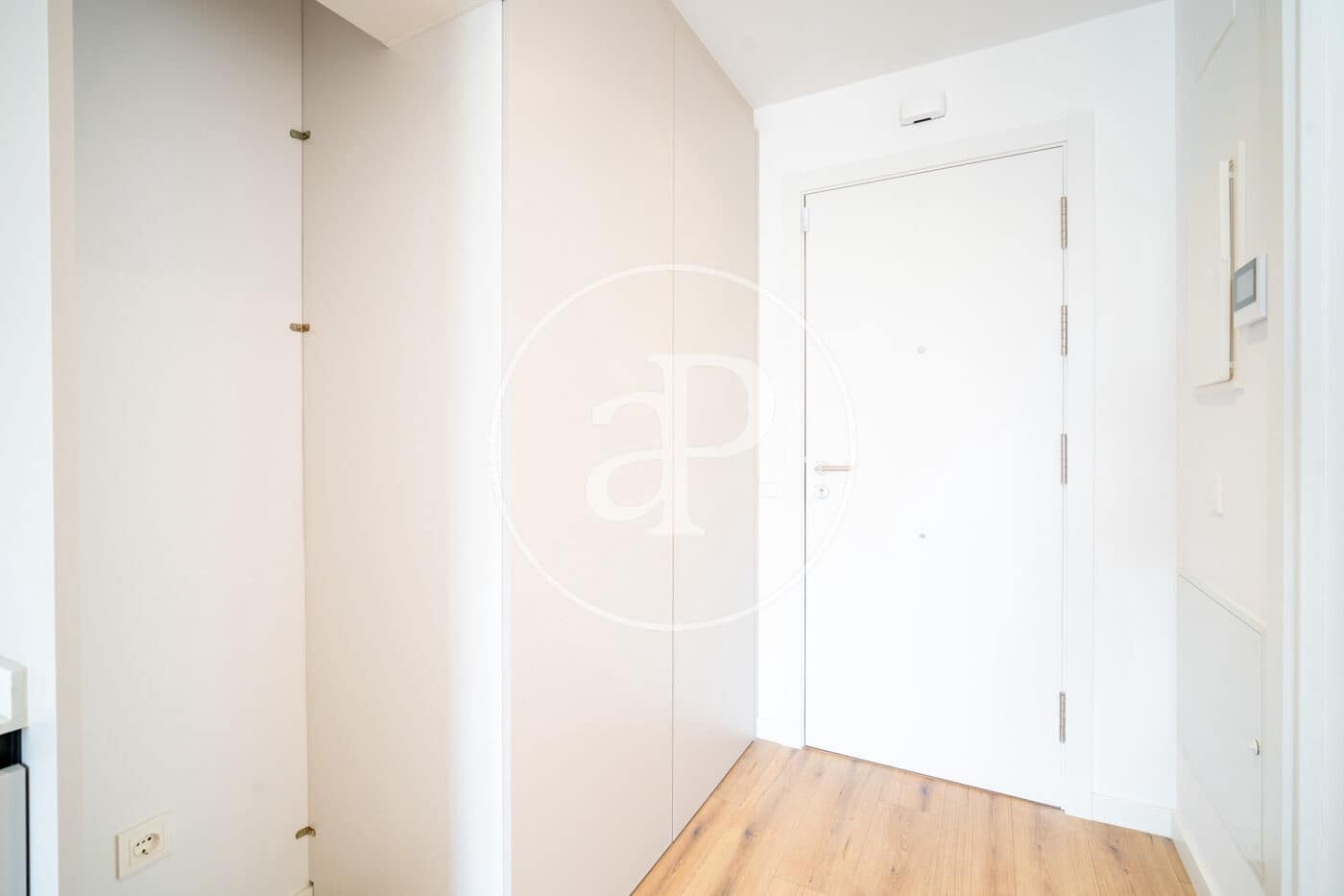 1 soverom Leilighet til leie i Barcelona by med garasje - € 2 100 (Ref: 10025644)