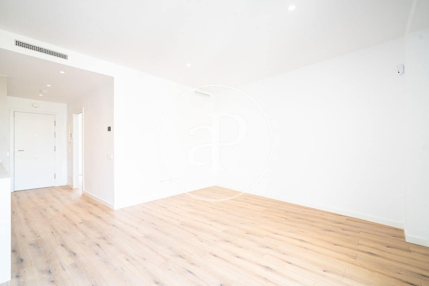 1 soverom Leilighet til leie i Barcelona by med garasje - € 2 100 (Ref: 10025644)