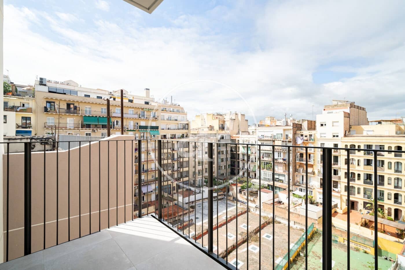 1 soverom Leilighet til leie i Barcelona by med garasje - € 2 100 (Ref: 10025644)