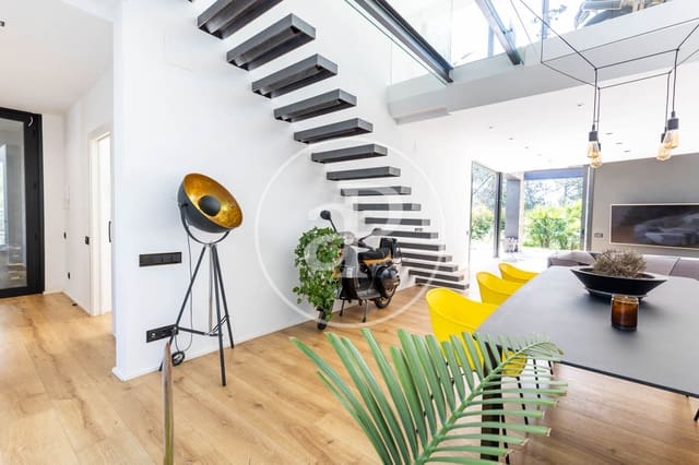 4 bedroom Villa for sale in Matadepera with garage - € 1,090,000 (Ref: 10032078)