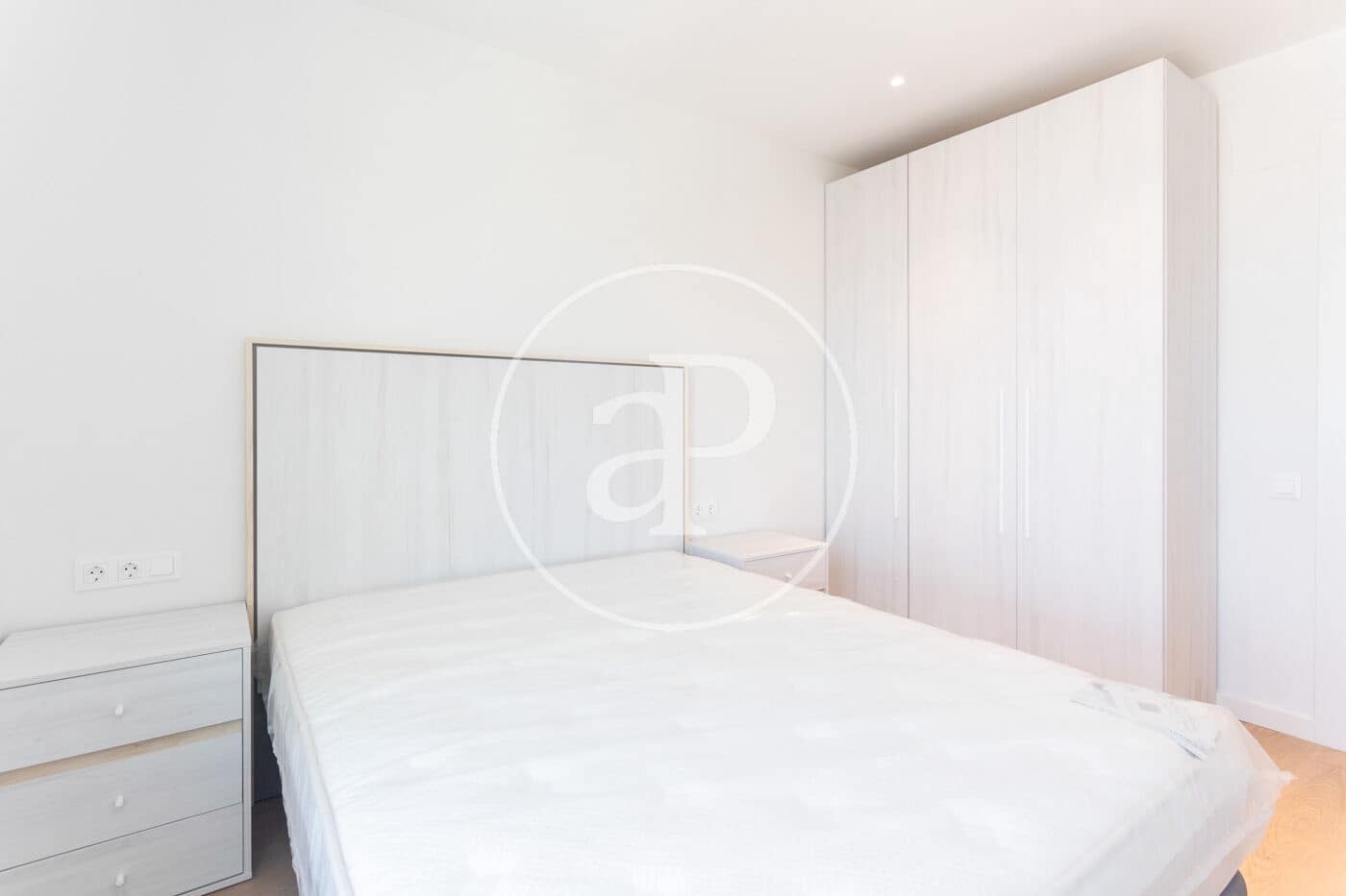 Apartamento de 2 habitaciones en Viladecans en alquiler con garaje - 1.900 € (Ref: 10033985)