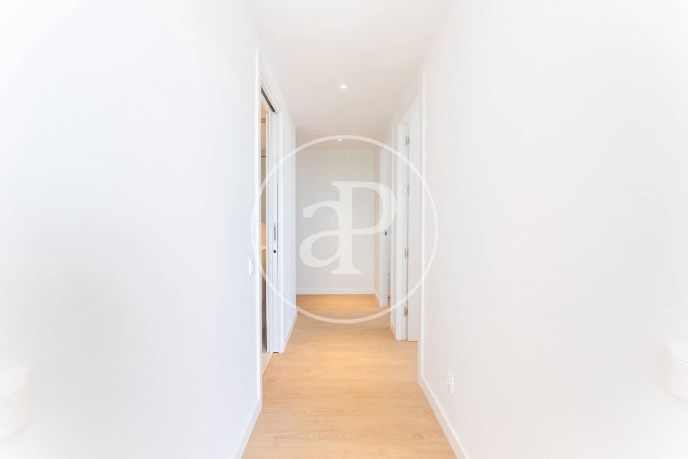 Apartamento de 2 habitaciones en Viladecans en alquiler con garaje - 1.900 € (Ref: 10033985)