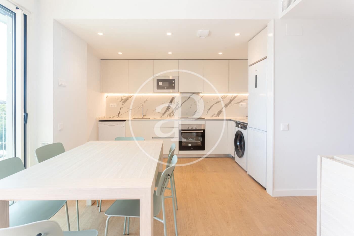 Apartamento de 2 habitaciones en Viladecans en alquiler con garaje - 1.900 € (Ref: 10033985)