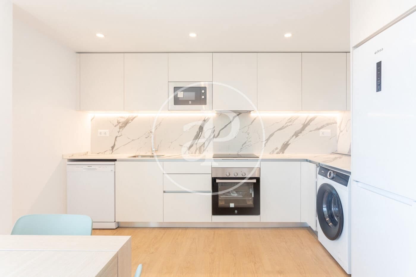 Apartamento de 2 habitaciones en Viladecans en alquiler con garaje - 1.900 € (Ref: 10033985)
