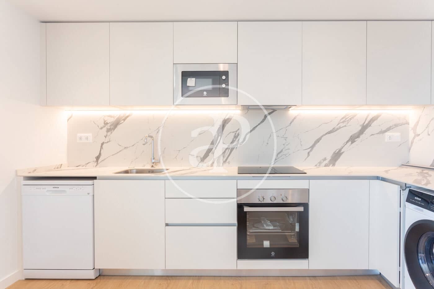 Apartamento de 2 habitaciones en Viladecans en alquiler con garaje - 1.900 € (Ref: 10033985)