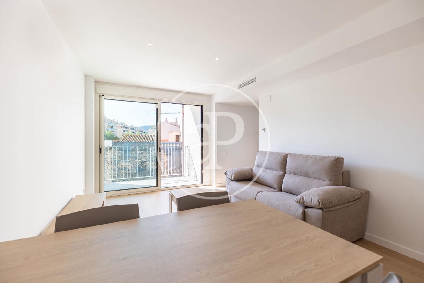 Apartamento de 3 habitaciones en Viladecans en alquiler - 2.000 € (Ref: 10033986)
