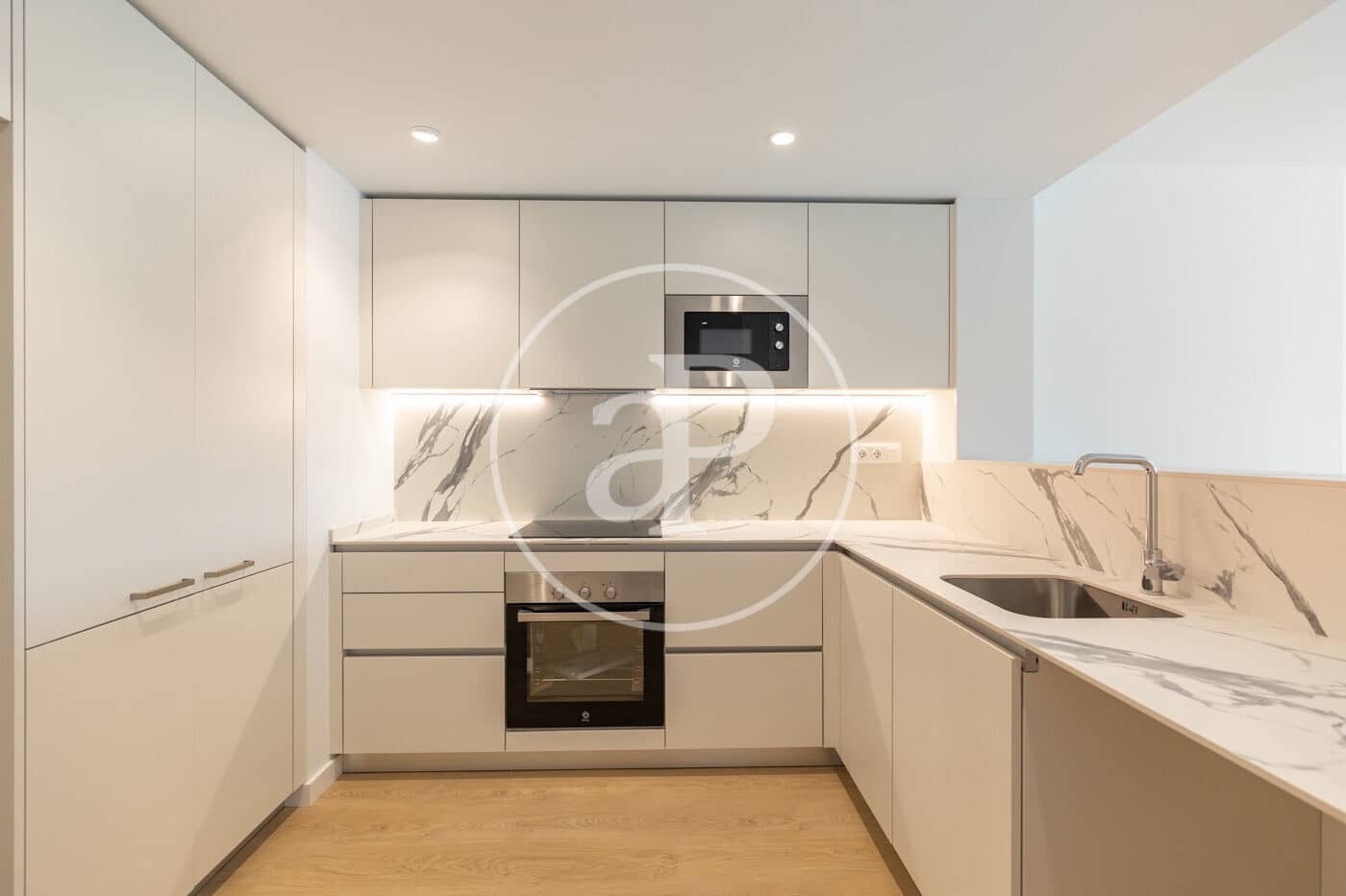 Apartamento de 3 habitaciones en Viladecans en alquiler - 2.000 € (Ref: 10033986)