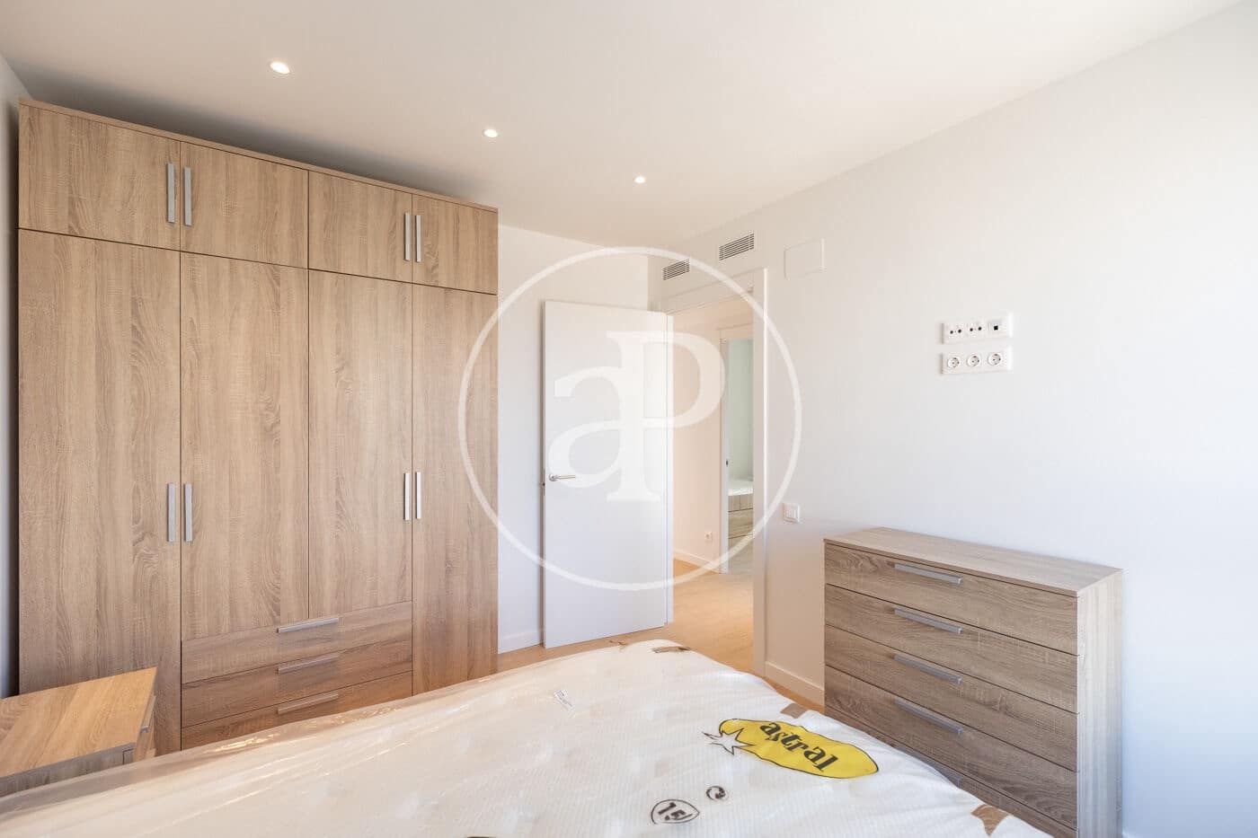 Apartamento de 3 habitaciones en Viladecans en alquiler - 2.000 € (Ref: 10033986)