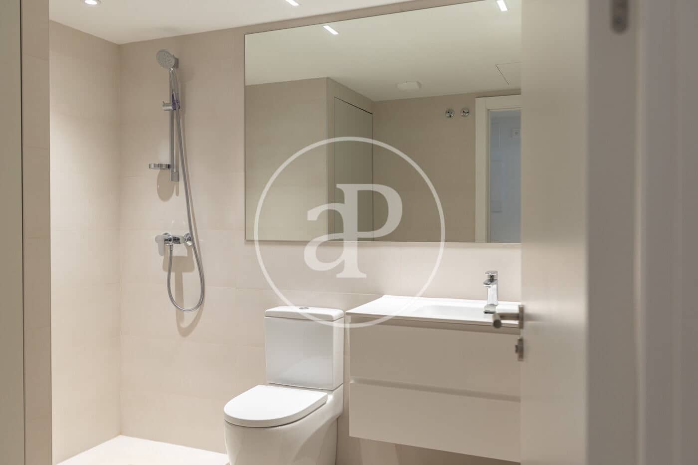 Apartamento de 3 habitaciones en Viladecans en alquiler - 2.000 € (Ref: 10033986)
