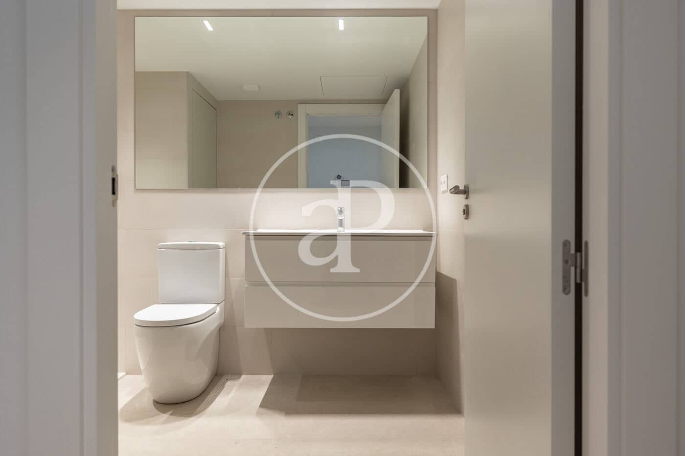 Apartamento de 3 habitaciones en Viladecans en alquiler - 2.000 € (Ref: 10033986)