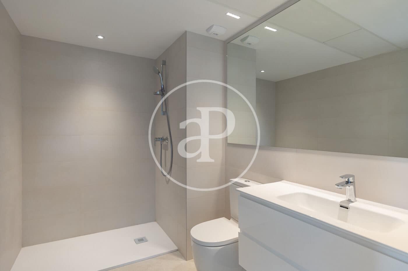 Apartamento de 3 habitaciones en Viladecans en alquiler - 2.000 € (Ref: 10033986)
