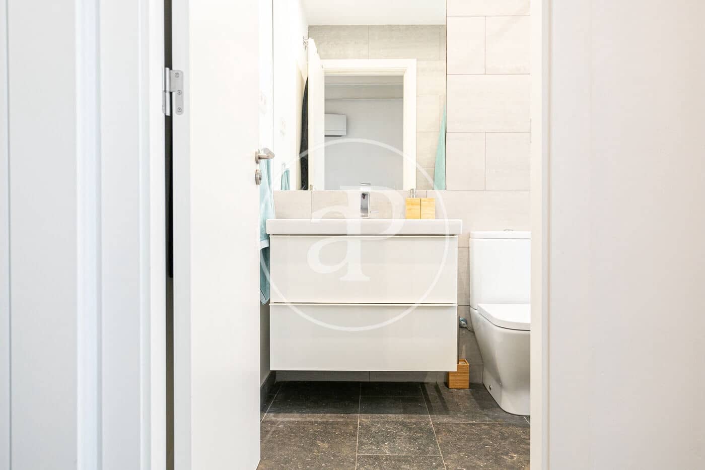 Appartement de 2 chambres à louer à Barcelone ville - 2 300 € (Ref: 10033993)