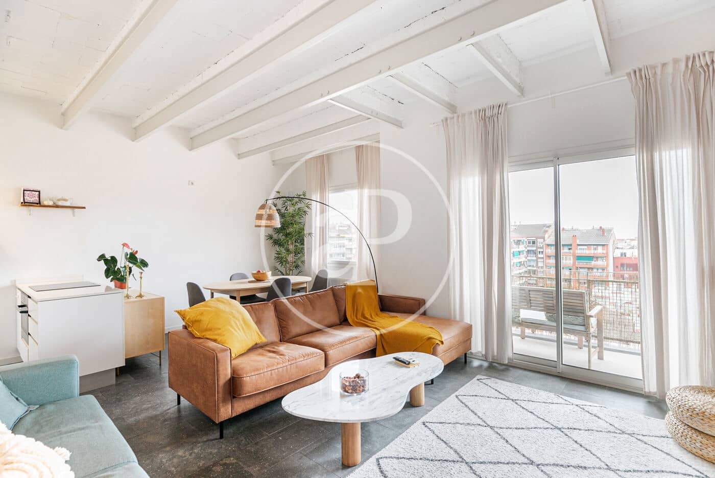 Appartement de 2 chambres à louer à Barcelone ville - 2 300 € (Ref: 10033993)