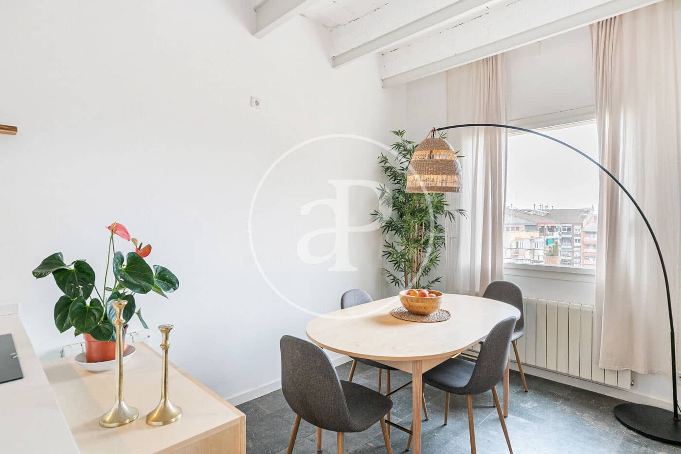 Appartement de 2 chambres à louer à Barcelone ville - 2 300 € (Ref: 10033993)