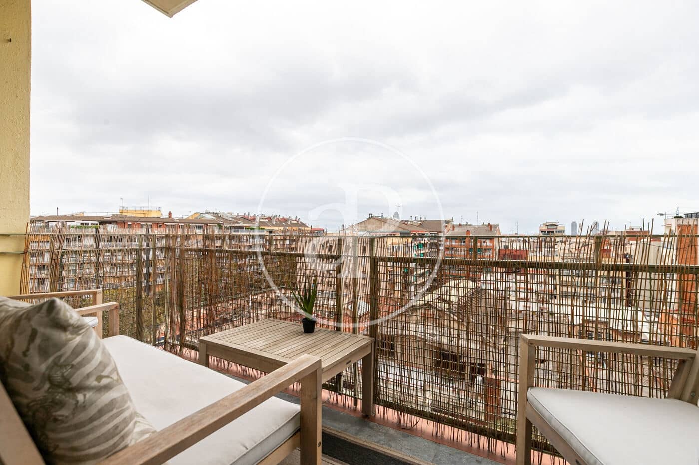 Appartement de 2 chambres à louer à Barcelone ville - 2 300 € (Ref: 10033993)