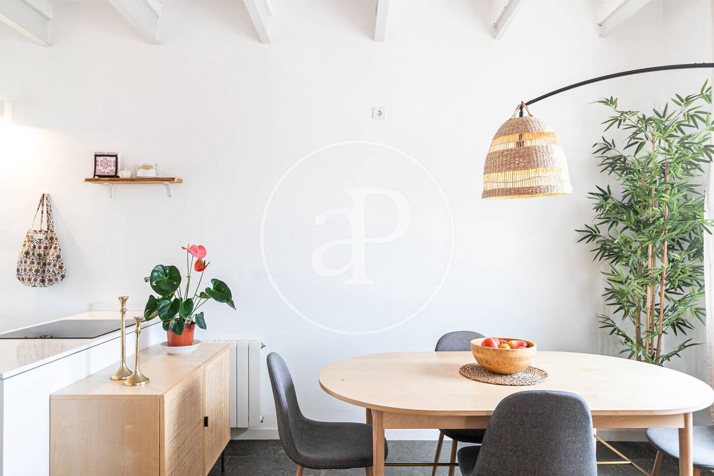 Appartement de 2 chambres à louer à Barcelone ville - 2 300 € (Ref: 10033993)