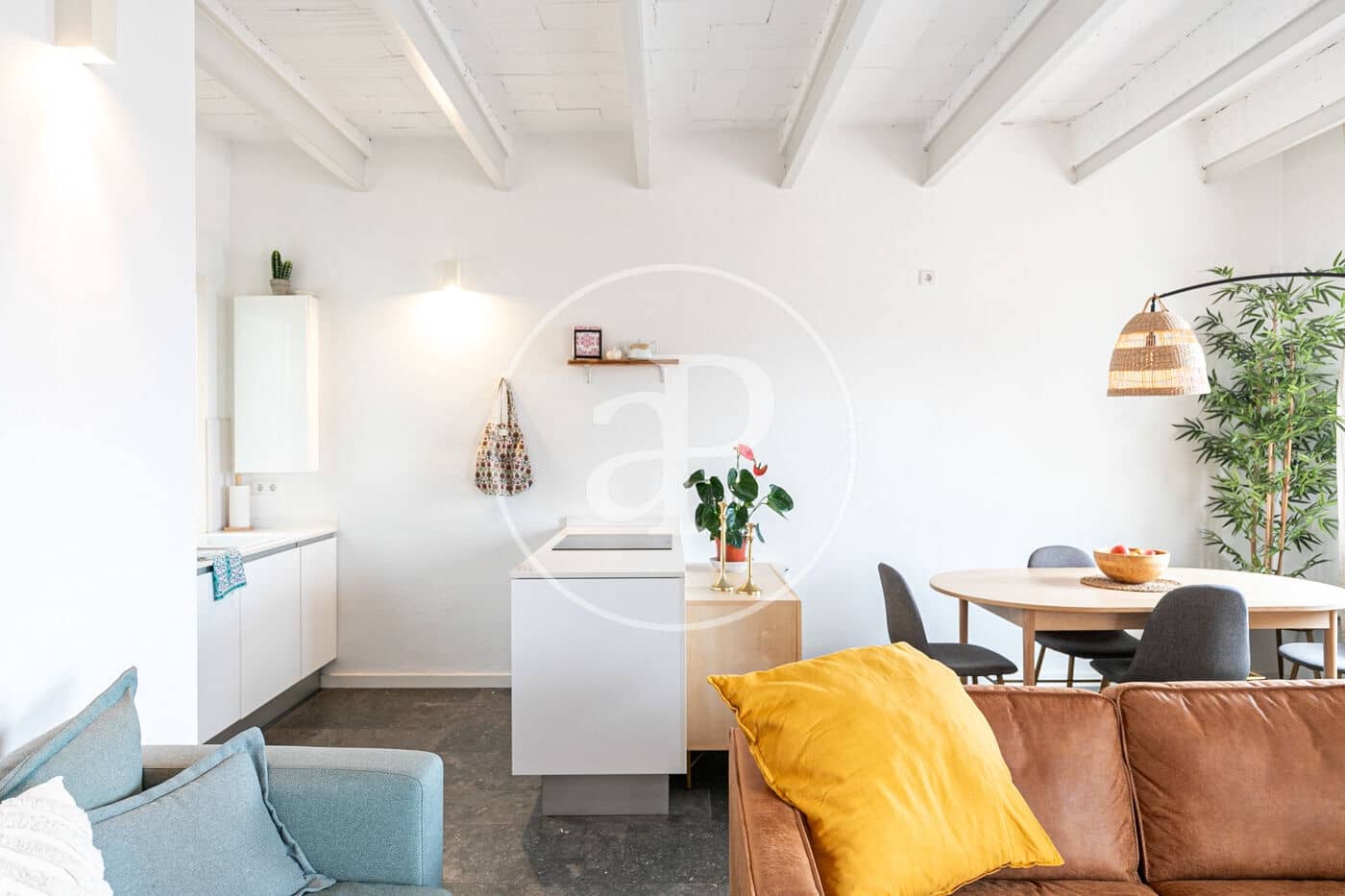 Appartement de 2 chambres à louer à Barcelone ville - 2 300 € (Ref: 10033993)