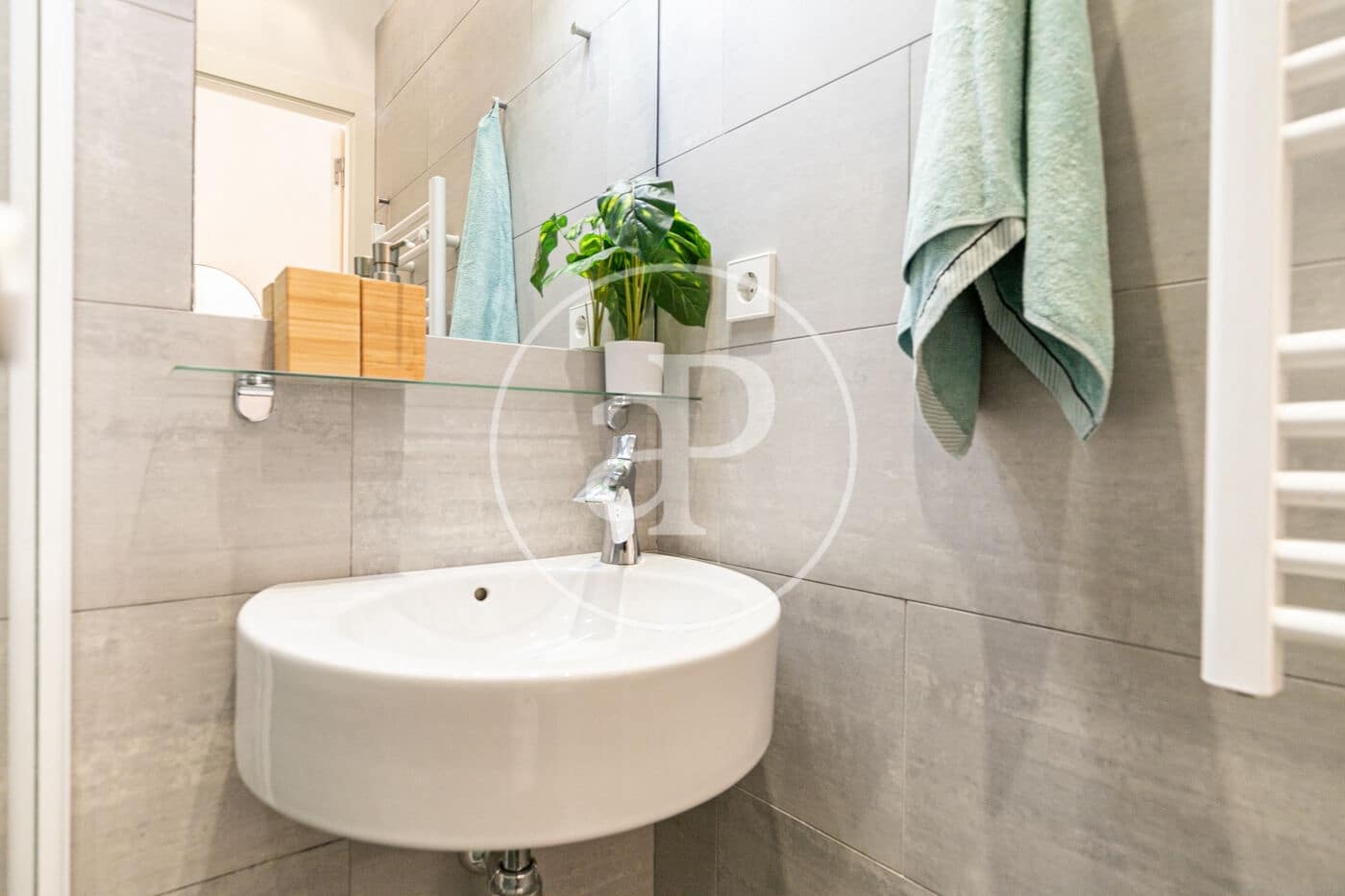Appartement de 2 chambres à louer à Barcelone ville - 2 300 € (Ref: 10033993)