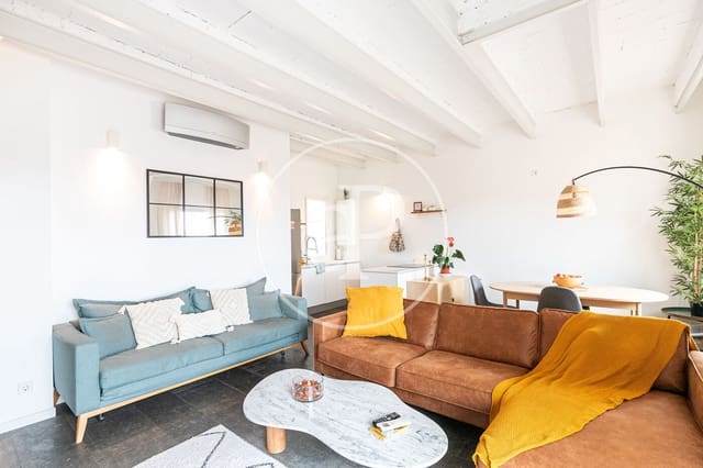 Appartement de 2 chambres à louer à La Sagrada Família, Barcelone ville - 2 300 € (Ref: 10033993)