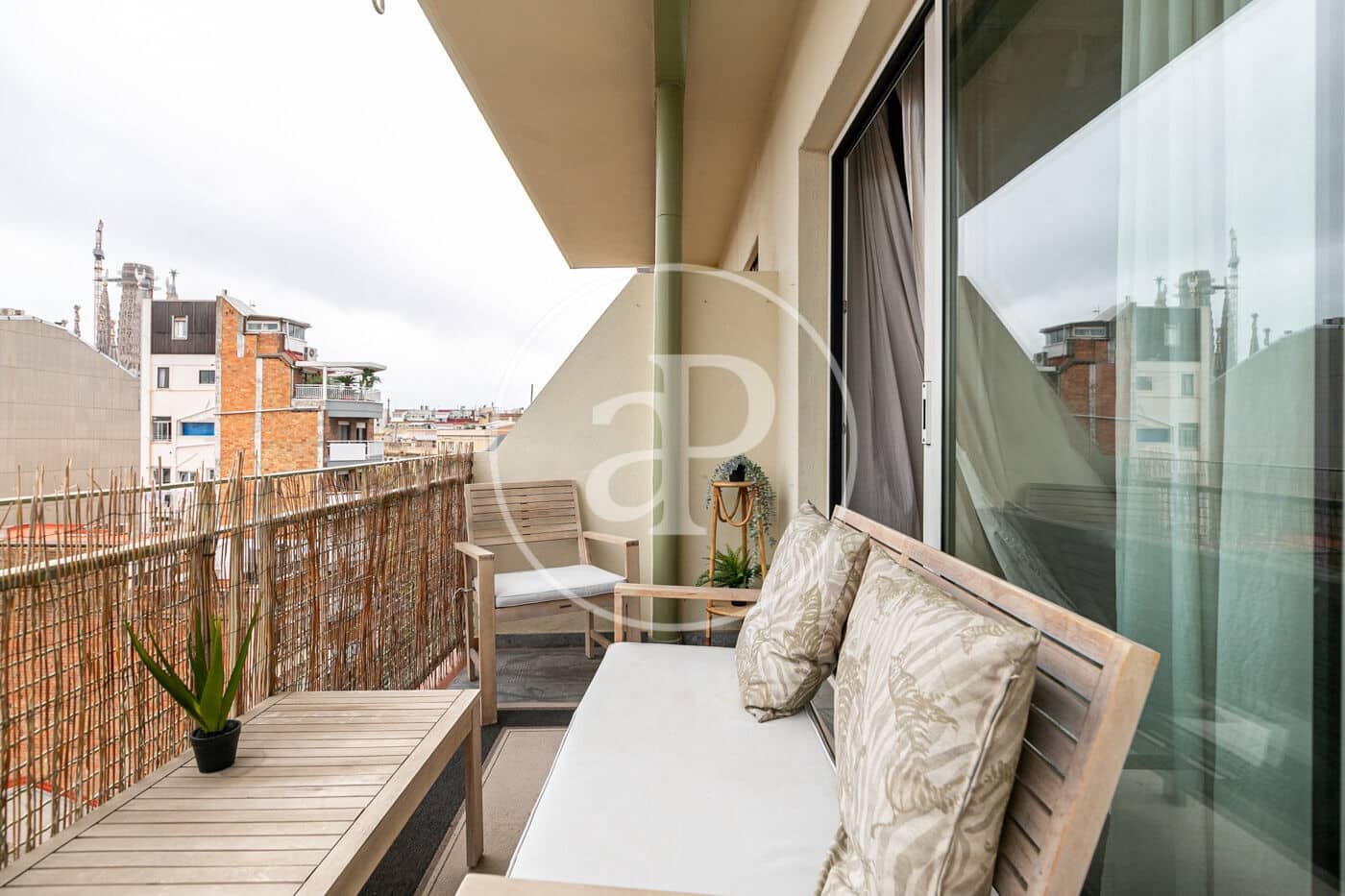 Appartement de 2 chambres à louer à Barcelone ville - 2 300 € (Ref: 10033993)