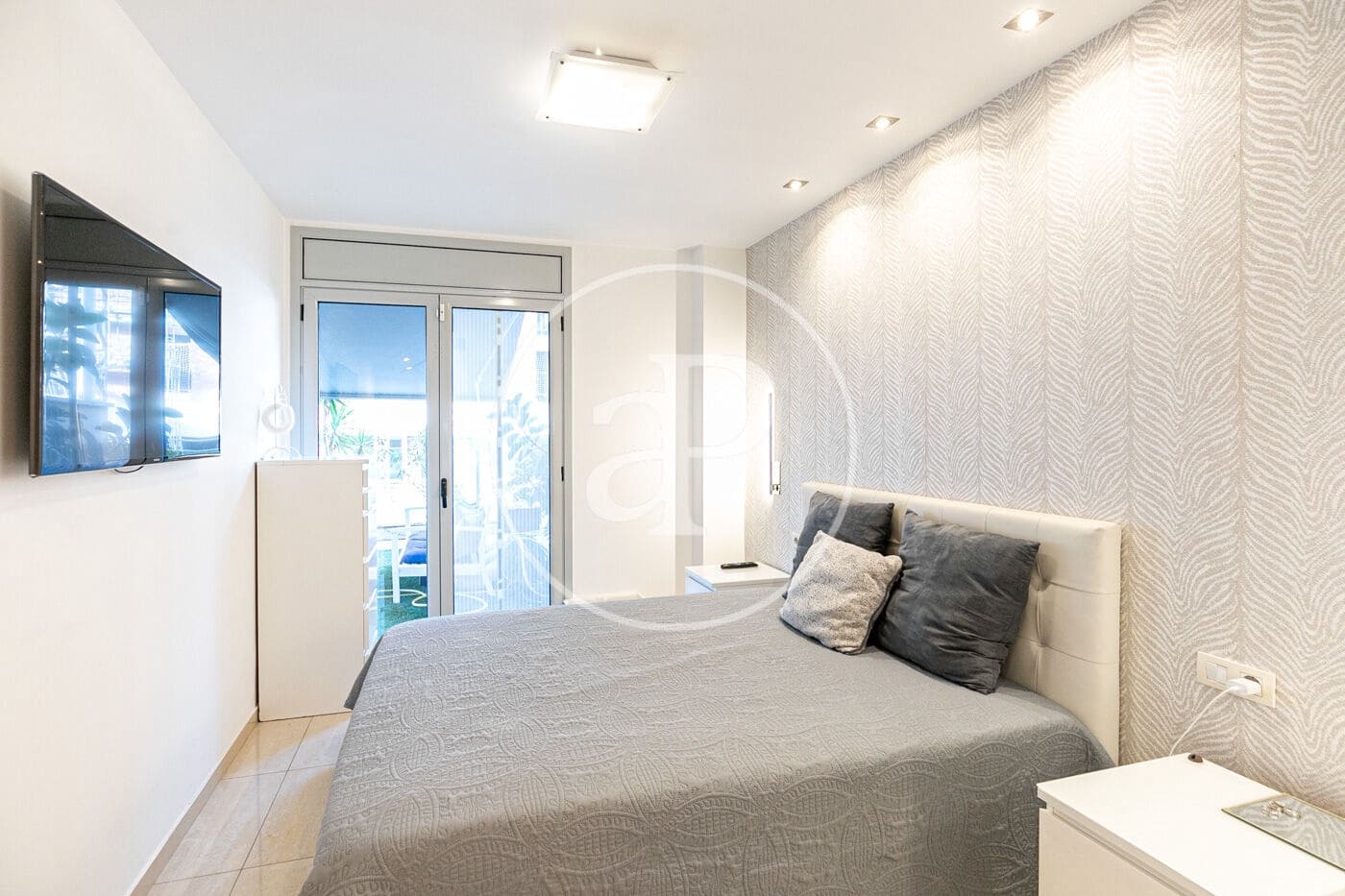 3 soverom Leilighet til leie i Badalona med svømmebasseng garasje - € 2 500 (Ref: 10041151)