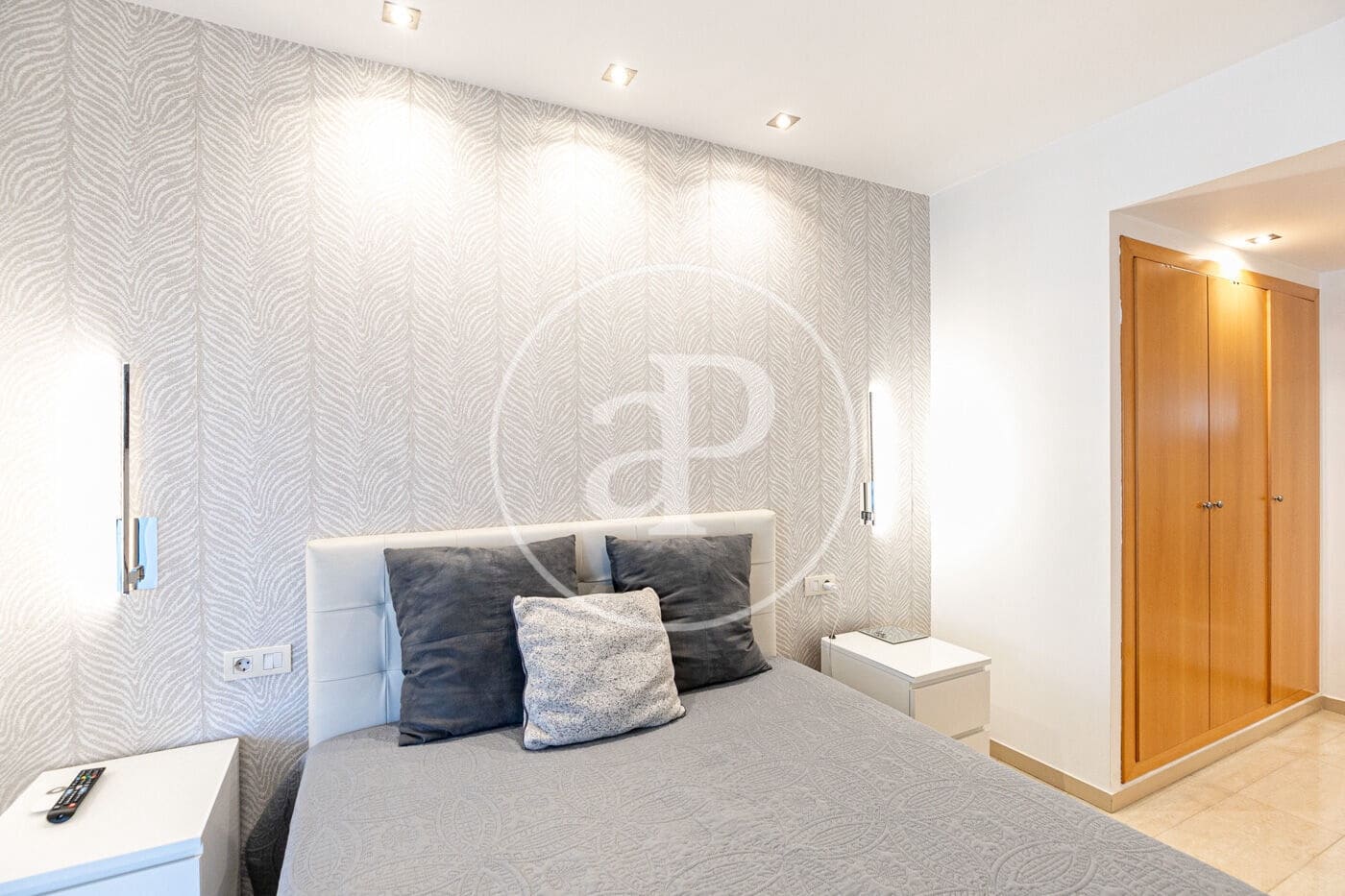 3 soverom Leilighet til leie i Badalona med svømmebasseng garasje - € 2 500 (Ref: 10041151)